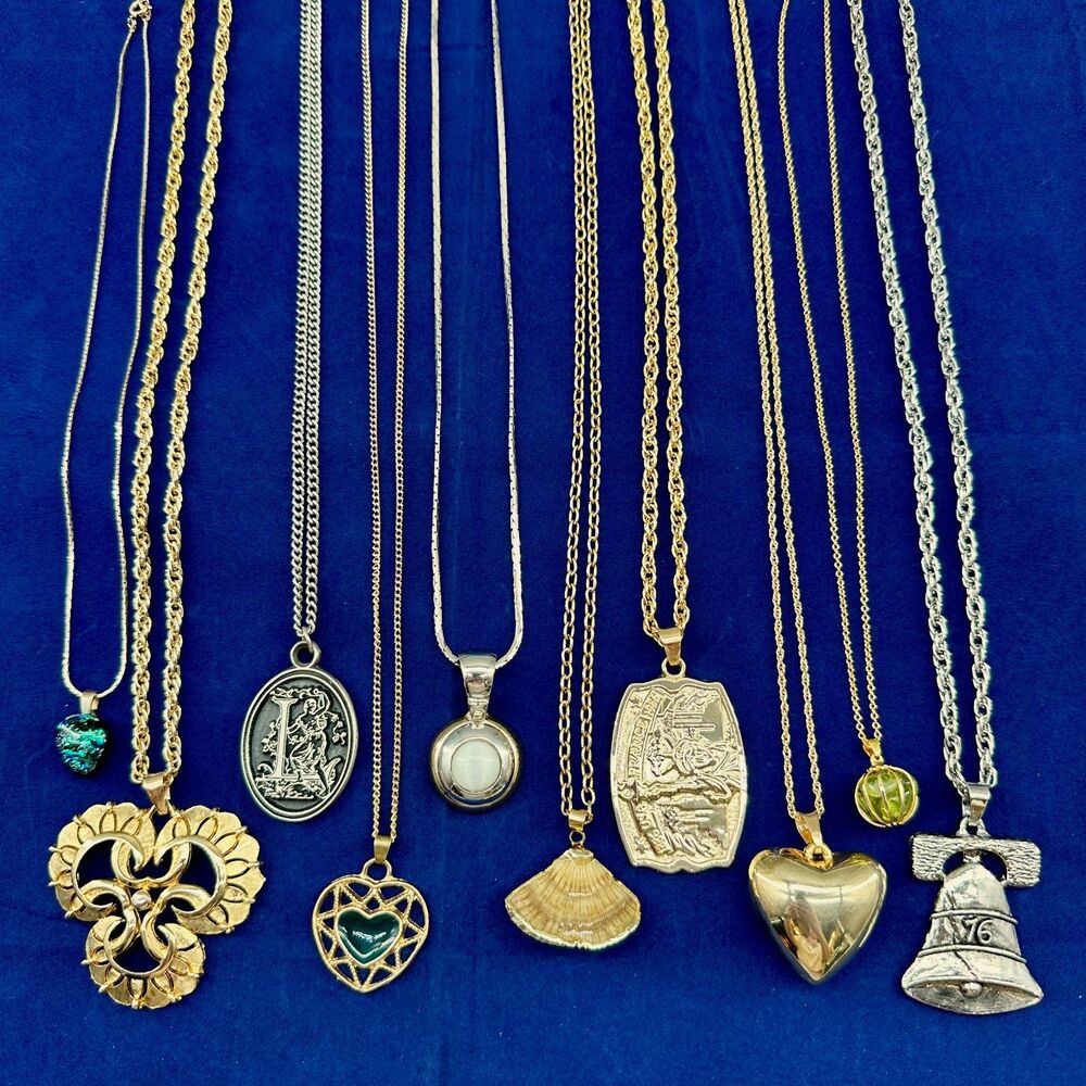 Vintage Necklace Lot Of 10 Puffy Heart Seashell Liberty Bell Gold Silver Tone